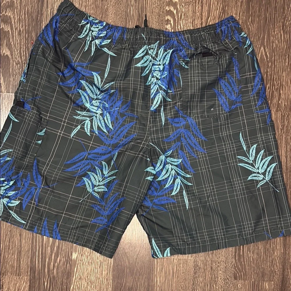 Men's Black and Blue Swim Shorts with a liner size 36/38
